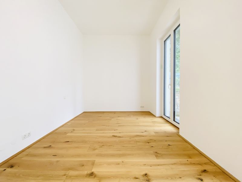 Erstbezug nach Sanierung - hofseitige Gartenwohnung mit Terrasse /  / 1120 Wien / Bild 0