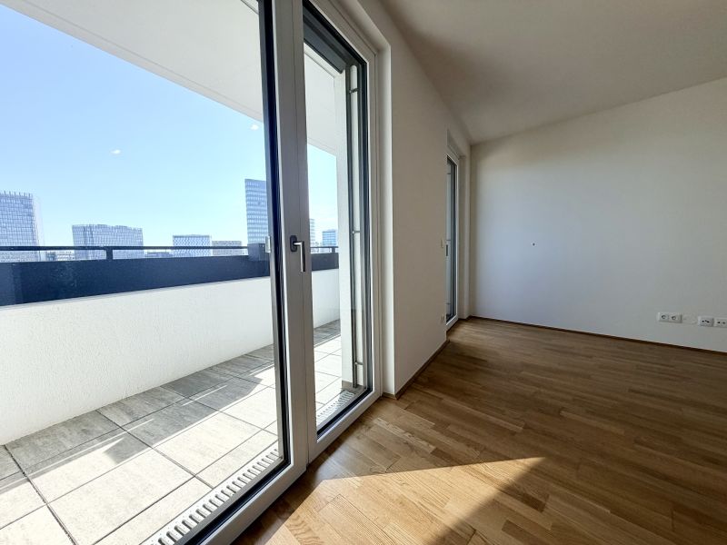 ERSTBEZUG am Hauptbahnhof: EXKLUSIVE DACHGESCHOSSWOHNUNG mit Dachgarten und wunderschönem Wienblick!