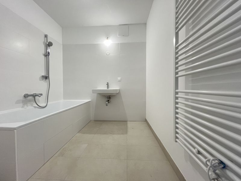 2 Zimmer mit Loggia - Erstbezug - provisionsfrei und gratis Jahreskarte Wr. Linien /  / 1100 Wien / Bild 2