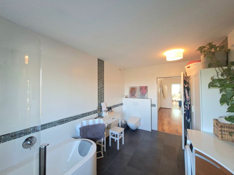 MONTE LAA! GROSSARTIGE 4-ZIMMER DG-MAISONETTE MIT TERRASSEN UND ATRIUM! 3D-tour! / / 1100 Wien / Bild 23
