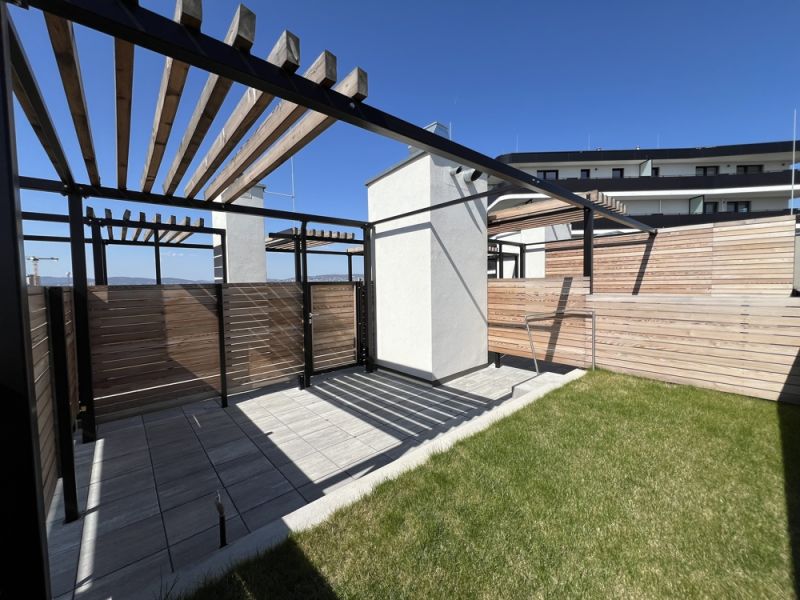 Dachgeschoss-Maisonette mit Klima, Fenster im Bad und Dachgarten Nähe U1 Hauptbahnhof Wien