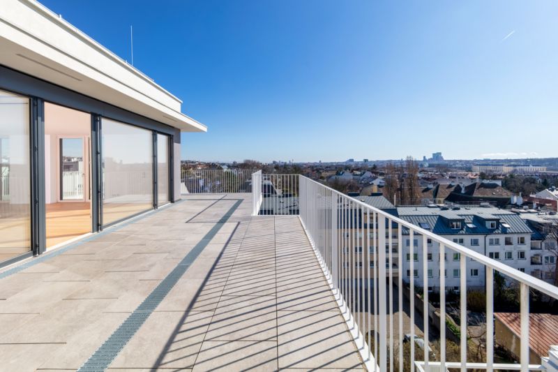 Traumhafte Dachgeschosswohnung mit Ausblick und ca. 86m Terrasse /  / 1140 Wien / Bild 1
