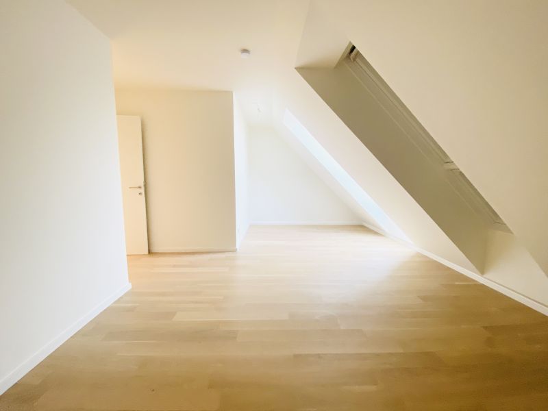EXKLUSIVES WOHNEN IN OBERDÖBLING - Traumhafte Dachgeschosswohnung mit Blick über Wien / / 1190 Wien / Bild 1