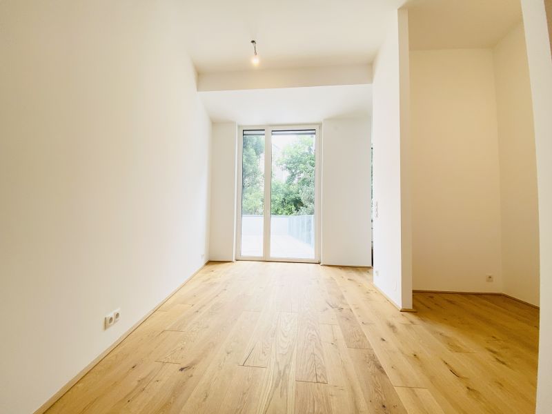 Erstbezug nach Sanierung - mit hofseitiger Terrasse /  / 1120 Wien / Bild 0