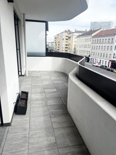 NEUBAU - Exklusive Stadtwohnung mit Freifläche und Küche / / 1100 Wien / Bild 1