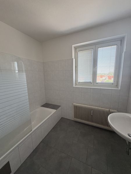 2-Zimmer-Wohnung mit Loggia, Top 14 / / 2700 Wiener Neustadt / Bild 7