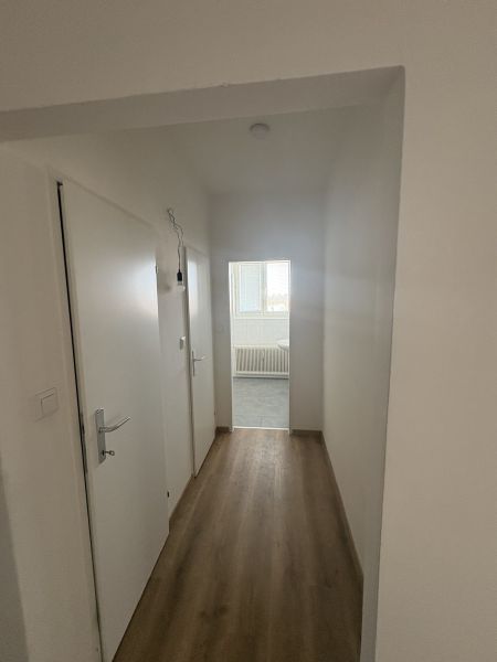 2-Zimmer-Wohnung mit Loggia, Top 14 / / 2700 Wiener Neustadt / Bild 2