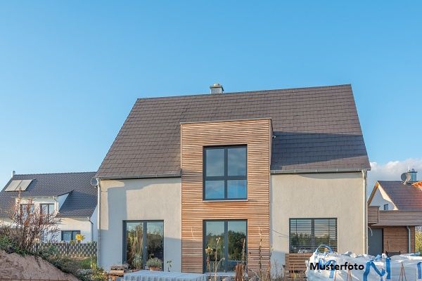 Familienfreundliches Einfamilienhaus mit Terrasse, Garage und Garten