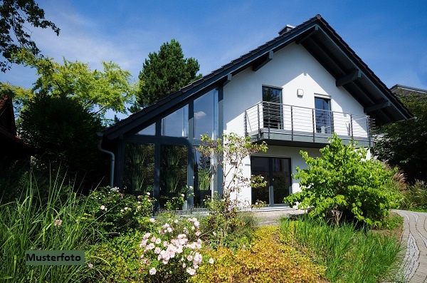 Modernes Einfamilienhaus mit Tiefgarage
