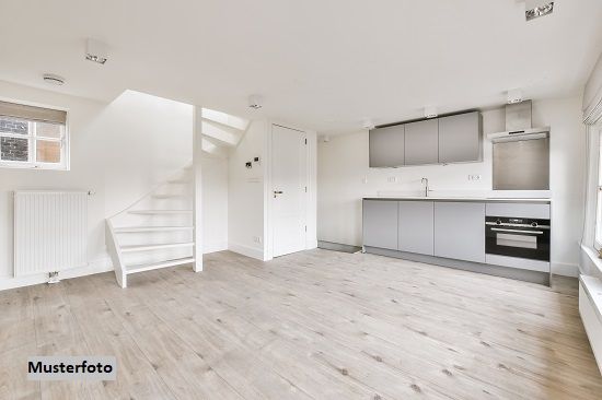 Attraktives Reihenendhaus mit offener Wohnküche und 2 Pkw-Stellplätzen