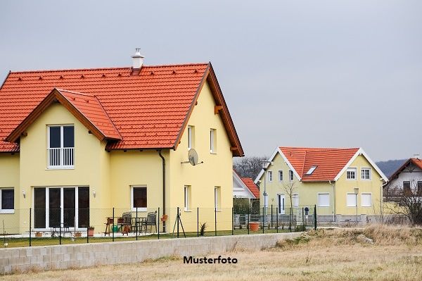 Einfamilienhaus im Rohbau mit Doppelgarage und herrlichem Ausblick ? viel Potenzial