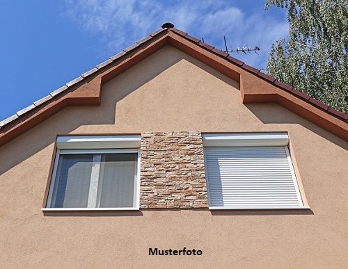 Einfamilienhaus mit Garagengebude