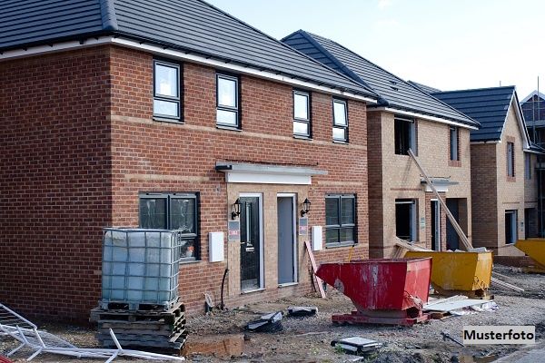 Einfamilienhaus im Rohbau mit Doppelgarage und herrlichem Ausblick ? viel Potenzial