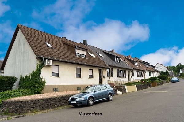 Renovierungs-/Sanierungsprojekt: Stark vernachl�ssigtes EFH-Reihenhausanteil wartet auf neues Leben /  / 8530&nbsp;Deutschlandsberg / Bild 0