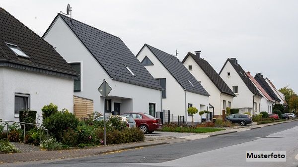 Einfamilien-Reihenmittelhaus mit 2 Stellpltzen