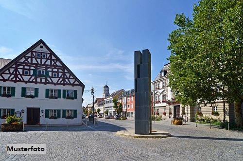 Charmanter Gasthof (Bj. 1953) mit 18 Zimmern, Gastgarten und großzügigem Parkplatzareal