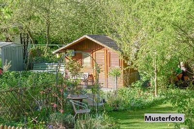 +++ Kleingarten mit Schwimmbecken +++