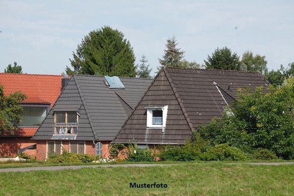 Wohnhaus mit Einliegerwohnung, Atelierbereich und 2-geschossigem Zubau (Bj. 1965, erweitert) / / 8430 Leibnitz / Bild 0