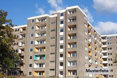 Hochgelegene 2-Zimmer-Wohnung mit Balkon und gro�artiger Aussicht