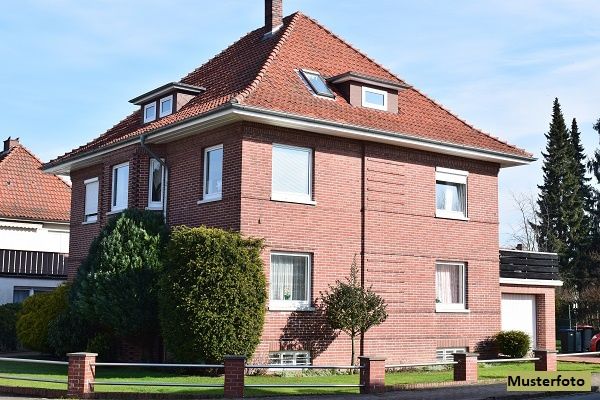 Weitgehend amortisiertes Mehrfamilienhaus mit Entwicklungspotenzial