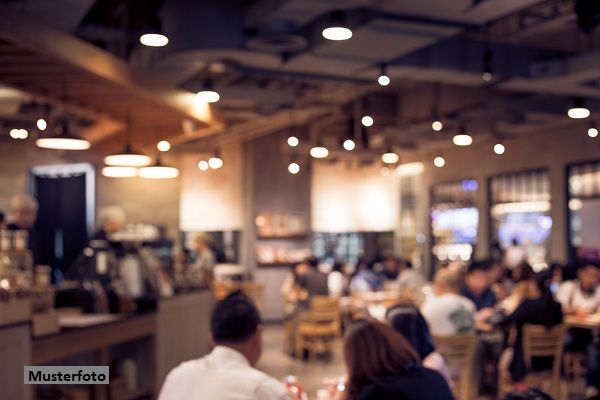 Restaurant mit Terrasse - in neuwertigem Zustand