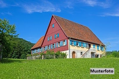 Landwirtschaftl. Anwesen mit diversen Gebäuden