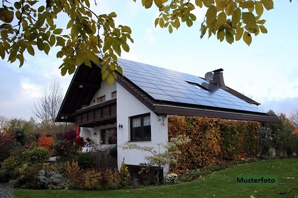 Mehrfamilienhaus mit Terrasse und Garage