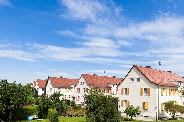 Mehrfamilienhaus mit Terrasse und Garage