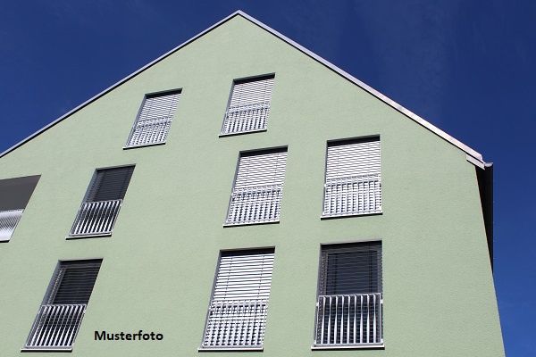 +++ Mehrfamilienhaus mit Stellplätzen +++