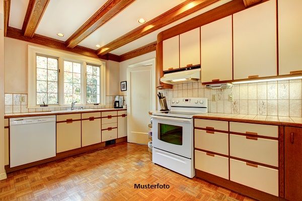 3-Zimmer-Wohnung mit Balkon /  / 6841 Mder / Bild 0
