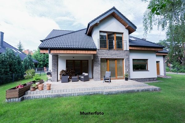 Modernes Einfamilienhaus mit Tiefgarage