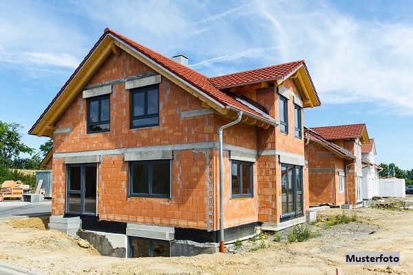 Einfamilienhaus im Rohbau mit Doppelgarage und herrlichem Ausblick ? viel Potenzial