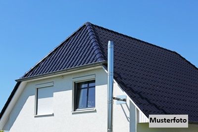 Wohnhaus mit Einliegerwohnung, Atelierbereich und 2-geschossigem Zubau (Bj. 1965, erweitert) /  / 8430&nbsp;Leibnitz / Bild 0