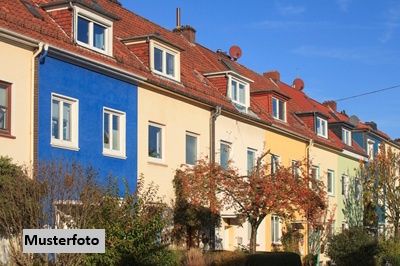 Reihenmittelhaus mit Komfort: Dachterrasse & Gartenanteil + Parkplatz