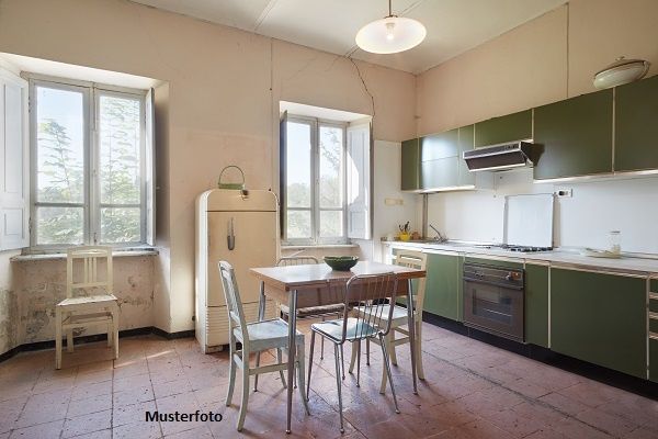 +++ Gem�tliche Dachgeschosswohnung mit 2 Zimmern und ca. 50 m� +++