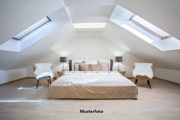 3-Zimmer-Dachgeschoßwohnung mit Balkon