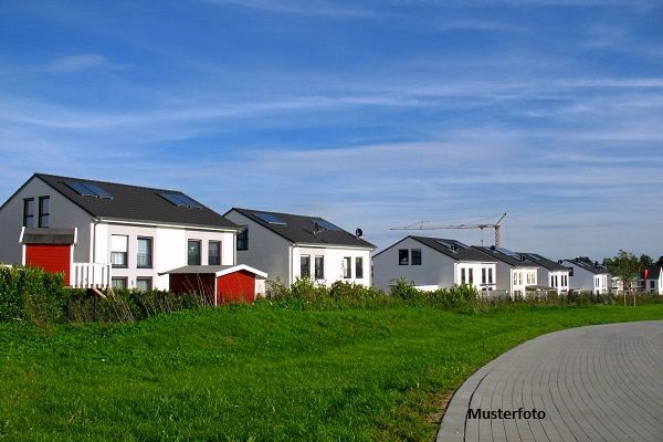 Gro�z�giges 2-Familienhaus mit 260 m� Wohnfl�che, Terrassen & Sauna