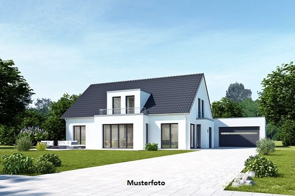 Einfamilienhaus mit Garage