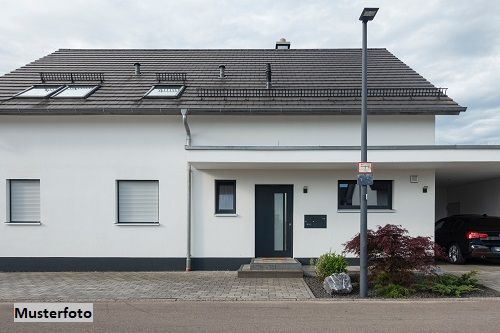 Einfamilienhaus mit Broanbau und Garagen /  / 5020 Salzburg / Bild 0