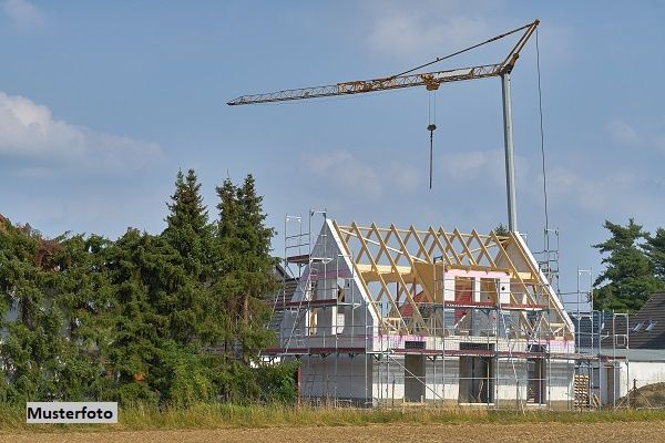 Einfamilienhaus im Rohbau mit Doppelgarage und herrlichem Ausblick ? viel Potenzial