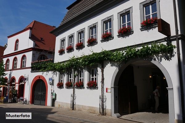 Traditionsgasthof mit 18 Zimmern, Gastgarten und gro�z�gigen Parkfl�chen
