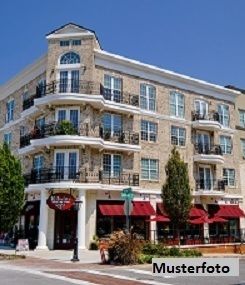 Wohn- und Gesch�ftshaus mit Nebengeb�ude