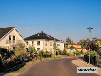 Wohnhaus mit Einliegerwohnung, Atelierbereich und 2-geschossigem Zubau (Bj. 1965, erweitert) /  / 8430&nbsp;Leibnitz / Bild 0