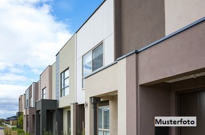 Wohnhaus mit Einliegerwohnung, Atelierbereich und 2-geschossigem Zubau (Bj. 1965, erweitert) /  / 8430&nbsp;Leibnitz / Bild 0