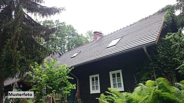 Einfamilienhaus mit Garage