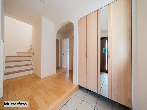 Einfamilien-Doppelhaushälfte mit Doppelgarage