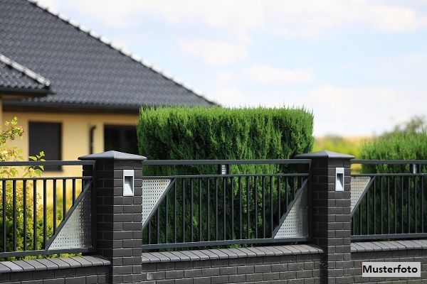 +++ Familienfreundliche Doppelhaushälfte mit Doppelstellplatz außen - ruhig & zentral +++