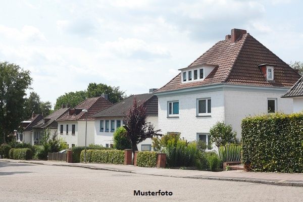 +++ Familienfreundliche Doppelhaushälfte mit Doppelstellplatz außen - ruhig & zentral +++ / / 2125 Neubau / Bild 0
