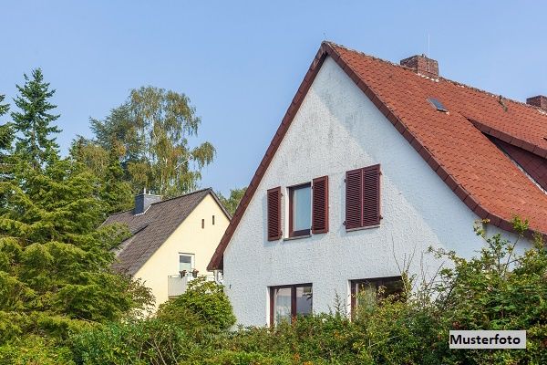 Einfamilienhaus mit Garage