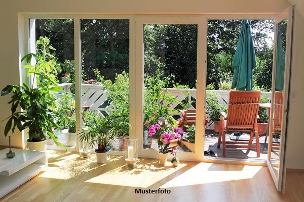Elegantes Einfamilienhaus mit grozgiger Terrasse und Poolhaus ? Der Traum fr Ihre Familie